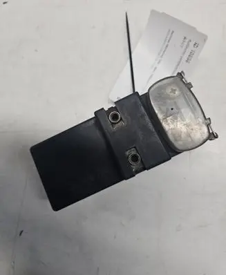 Volkswagen Golf III Coolant fan relay 357919506A