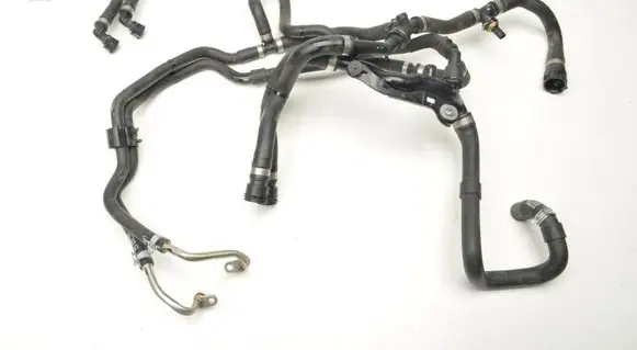 Volvo V60 Engine coolant pipe/hose 32249934
