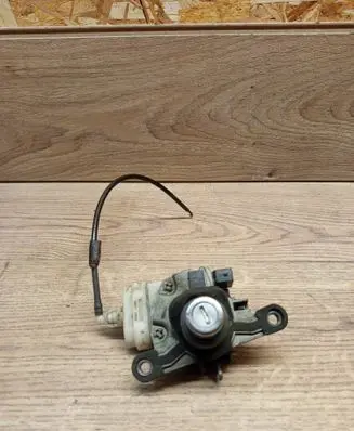 Audi A4 S4 B5 8D Tailgate exterior lock 8D0862055