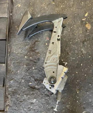 Opel Zafira B Hand brake release handle 13237304 07072107