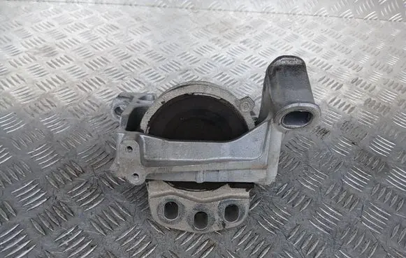 Mazda CX-5 Engine mount vacuum valve 