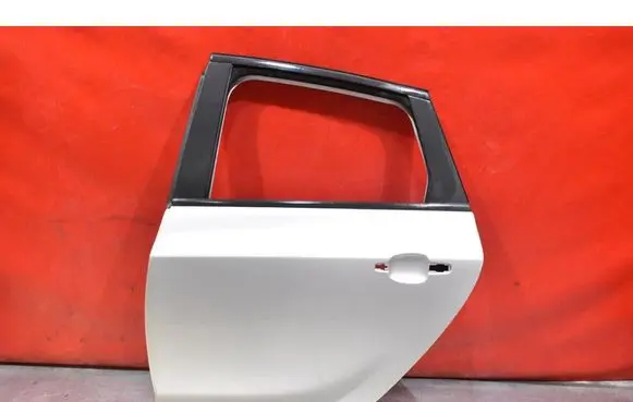Opel Astra J Rear door