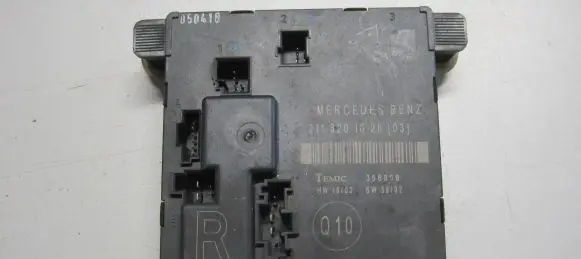 Mercedes-Benz E W211 Door control unit/module 2118201626