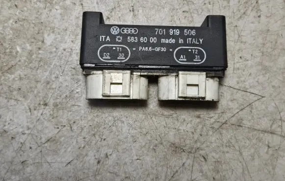 Volkswagen Transporter - Caravelle T4 Coolant fan relay 701919506