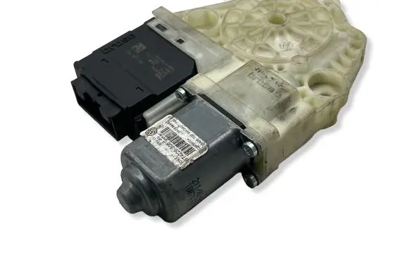 Volkswagen PASSAT B7 Rear door window regulator motor 974226308 36405100 3AF839462