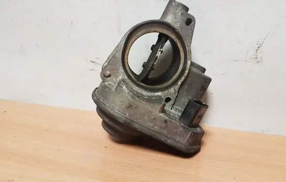 Audi A8 S8 D3 4E Throttle valve 057128063