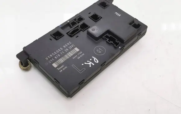 Mercedes-Benz E W211 Door control unit/module 2118707126 9070250 192131857126