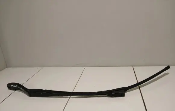Volvo V50 Front wiper blade arm 30699997