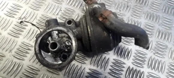 Nissan Almera Oil filter mounting bracket