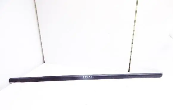 Toyota Avensis T220 Front door glass trim molding