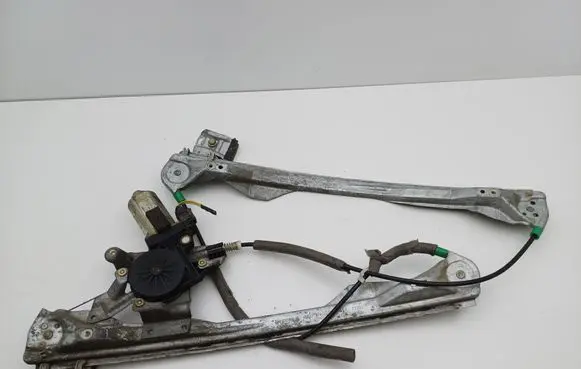 Ford Focus Front door window regulator with motor XS4123201