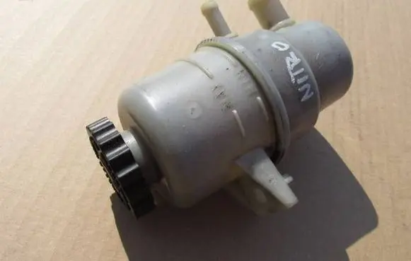 Dodge Nitro Power steering fluid tank/reservoir 