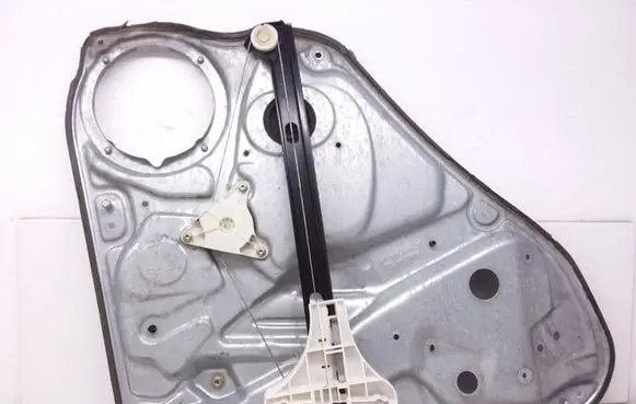 Volkswagen PASSAT B5.5 Rear door window regulator with motor 3B9839756C
