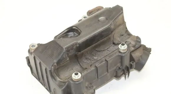 Volkswagen Golf V Intake resonator 03C103502K 03C145650B
