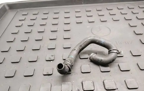 Mercedes-Benz GLK (X204) Engine coolant pipe/hose A2048304096