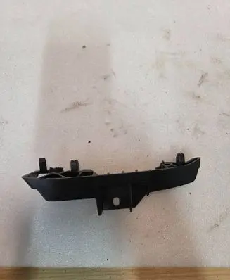 BMW 5 G30 G31 G38 Front bumper mounting bracket 7385350 15067010