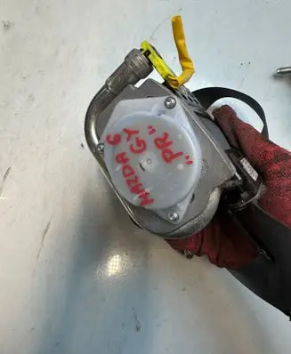 Mazda 6 Front seatbelt 213321