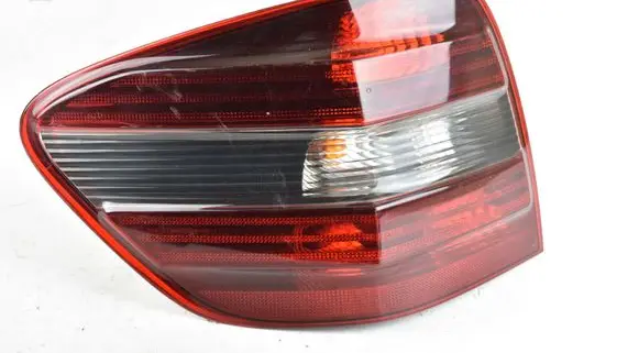 Mercedes-Benz ML W164 Rear/tail lights 404101L