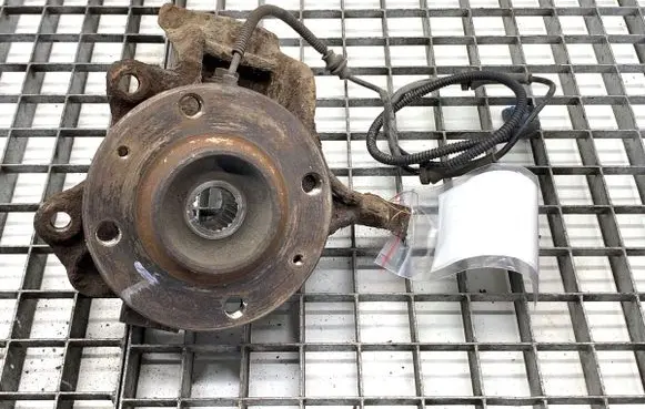 Citroen C3 Pluriel Front wheel hub spindle knuckle