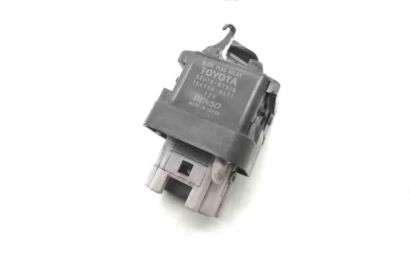 Toyota Yaris Glow plug pre-heat relay 2861067010