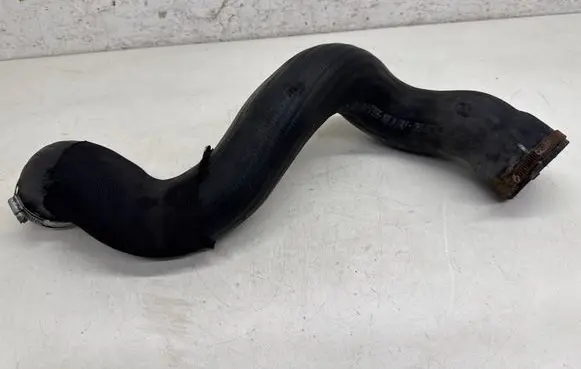 Volvo XC70 Intercooler hose/pipe 30792545