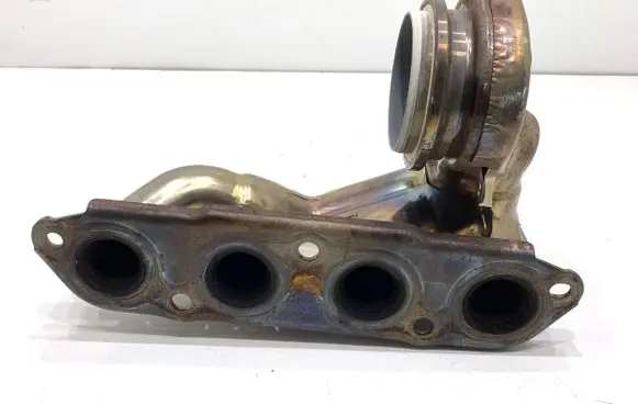 Mazda 3 Exhaust manifold 