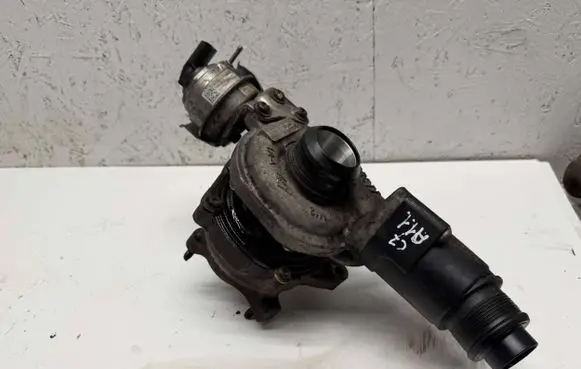 Audi A6 C7 Turbo 03L145701L
