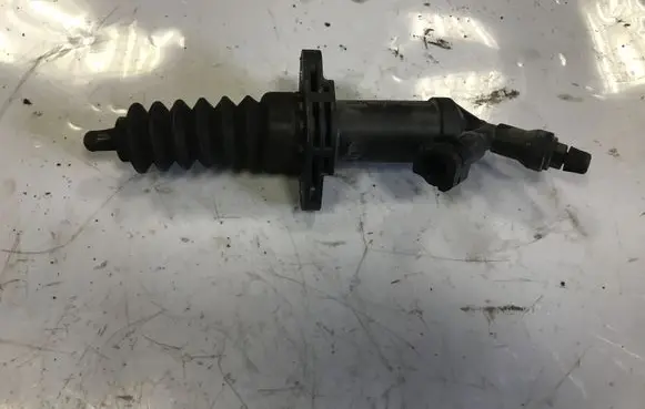 BMW 1 E81 E87 Clutch slave cylinder 6785964
