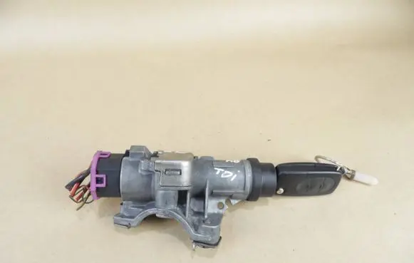 Audi A4 S4 B6 8E 8H Ignition lock 4B0905851G