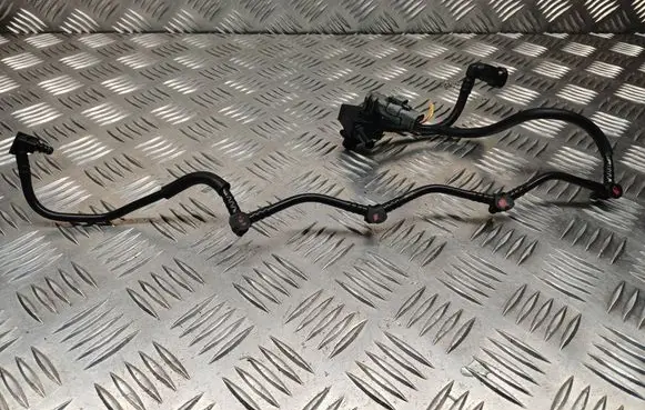 Nissan Primera Fuel return line/hose 