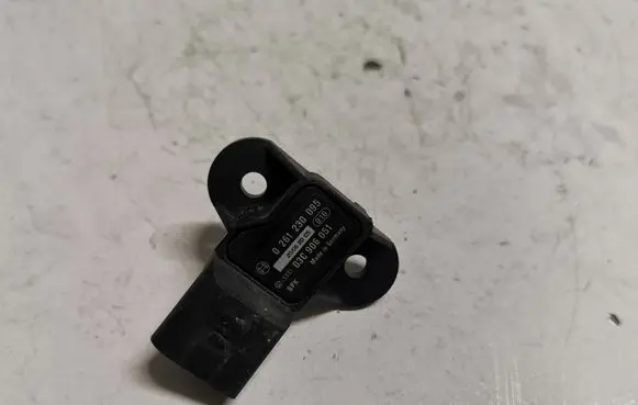 Volkswagen Polo Air pressure sensor 03C906051 0261230095