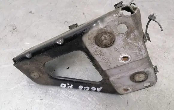 Audi A6 S6 C6 4F Fender mounting bracket 4F0821136A