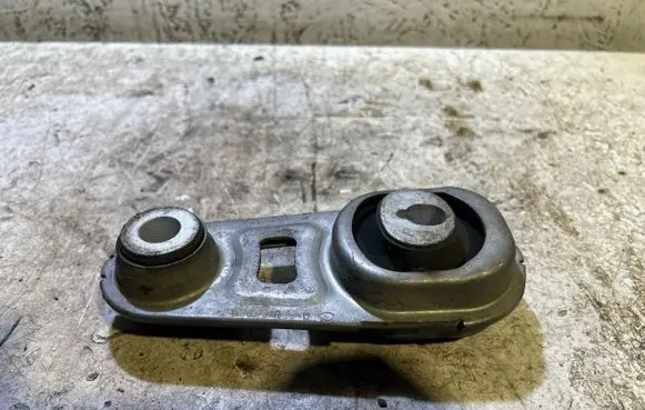 Nissan Qashqai Engine mount bracket 113604EA0A 4019