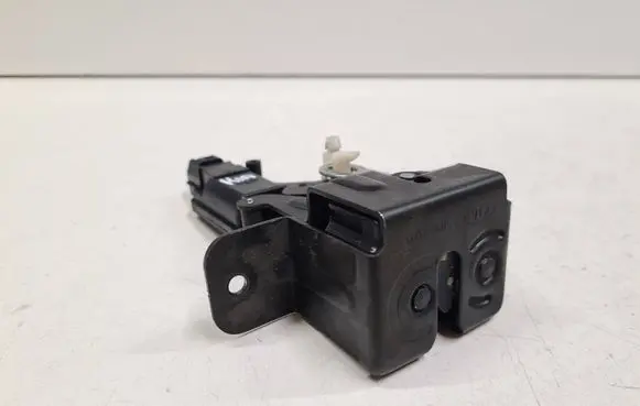 KIA Sorento Tailgate window lock/catch/latch 6M8L