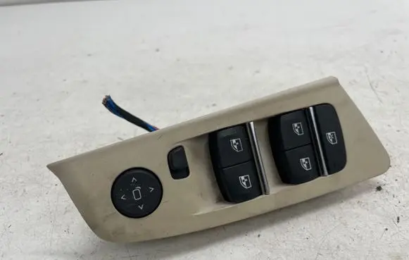 BMW 5 G30 G31 Electric window control switch 6832720