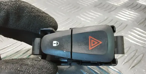 Renault Latitude (L70) Hazard light switch 252100004R