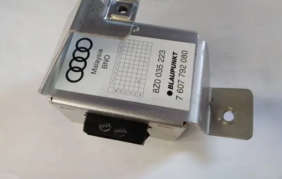 Audi A2 Sound amplifier 8Z0035223 7607792080