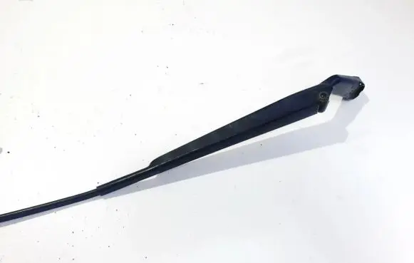 Volkswagen Golf IV Front wiper blade arm