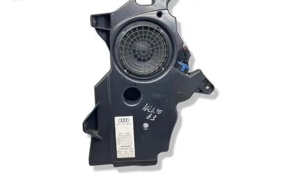 Audi A3 S3 A3 Sportback 8P Subwoofer speaker 8P3035382D 0160