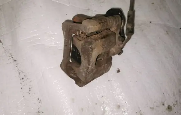 Volkswagen Sharan Rear brake caliper 32355462