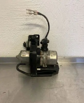BMW 3 G20 G21 Vacuum pump 86422920 86422826