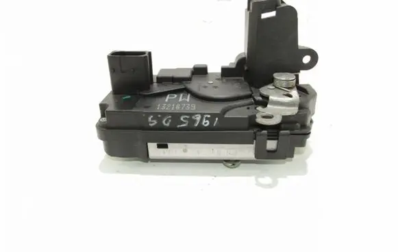 Opel Zafira B Rear door lock 13210739