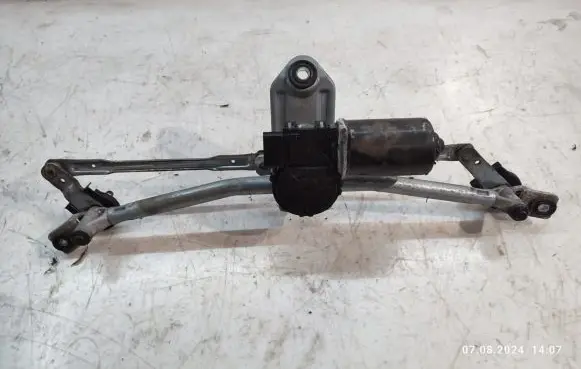 KIA Sportage Front wiper linkage and motor