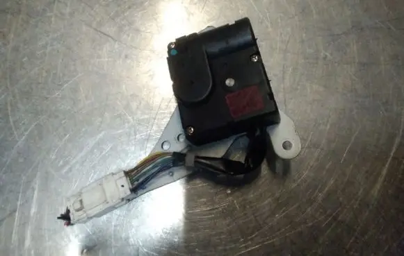 Hyundai Santa Fe Air flap motor/actuator F00S4C2115