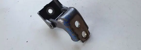 Renault Captur Front door lower hinge 