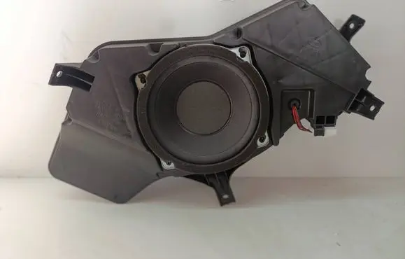 Hyundai Veloster Subwoofer speaker 963802V100