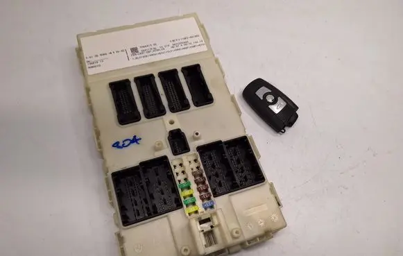 BMW 3 F30 F35 F31 Engine ECU kit and lock set 61359366410 61355B5DA68 61355A7FB57
