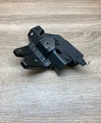 BMW 3 E46 Tailgate/trunk/boot lock/catch/latch 8196401 WITHPLUG