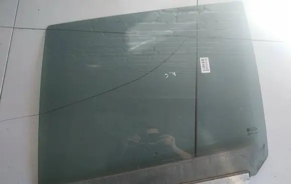 Opel Zafira A Rear door window glass AS3