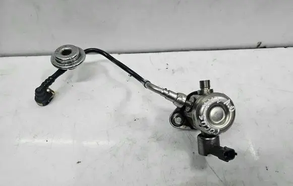 Ford Focus Mechanical fuel pump cm5g-9d376-ga